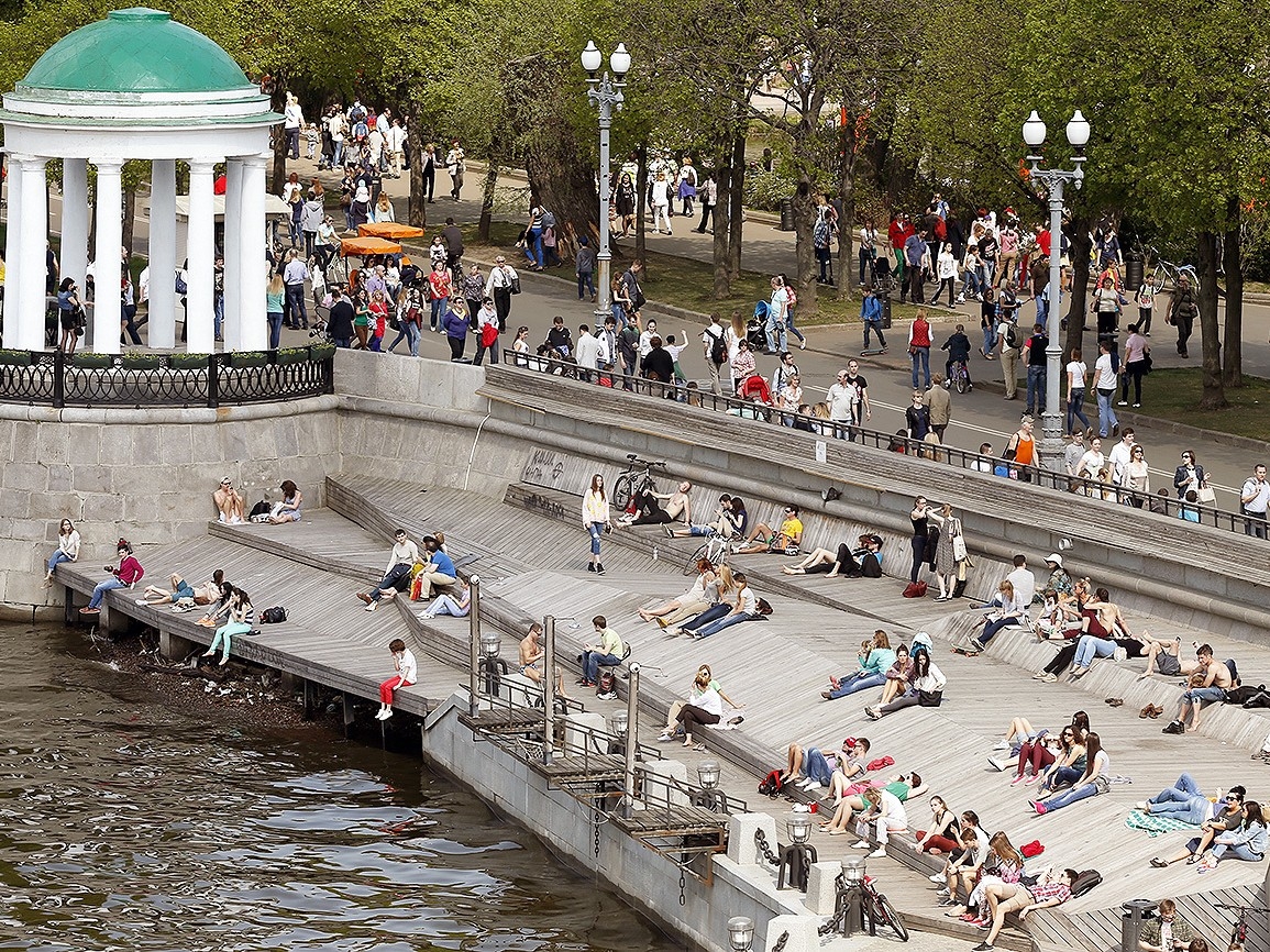 Парк горького звезды. Парк им Горького Москва. Парк культуры Горького Москва. Парк имени Горького Москва сейчас. Парк культуры Горького сейчас.